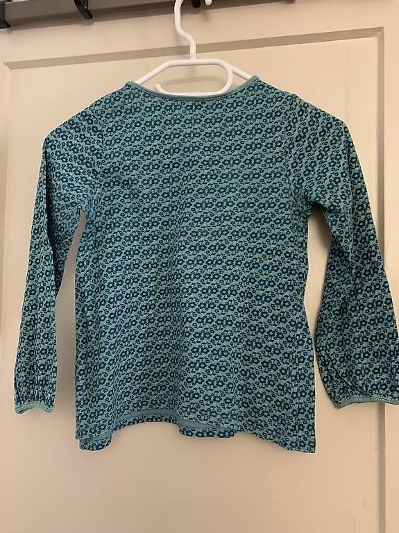 Camicette, T-shirt & Top: Mädchen T-Shirt mit Blumenmuster  – Usato da Zürich venduto da lil_xr6x 1