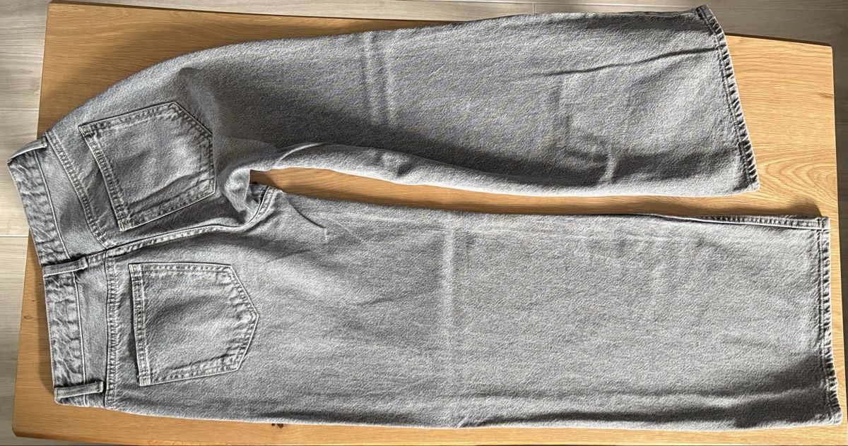 Bershka Jeans: Jeans gris wide leg BERSHKA  – Gebraucht aus Martigny von jcj_j2fb 1