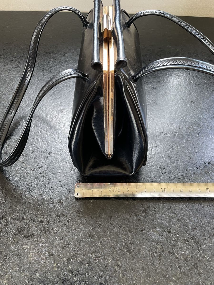 Borse da donna: Schwarze Vintage Tasche  – Usato da Kemptthal venduto da FeFa80 8