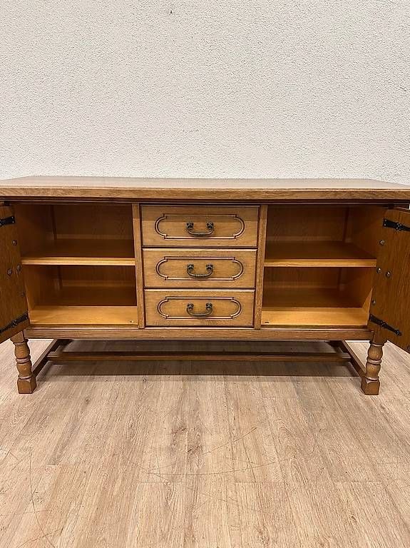 Kommoden: Vintage Tudor Sideboard aus Eichenholz – Gebraucht aus Obernau von Arche_Noah_Brocki 4