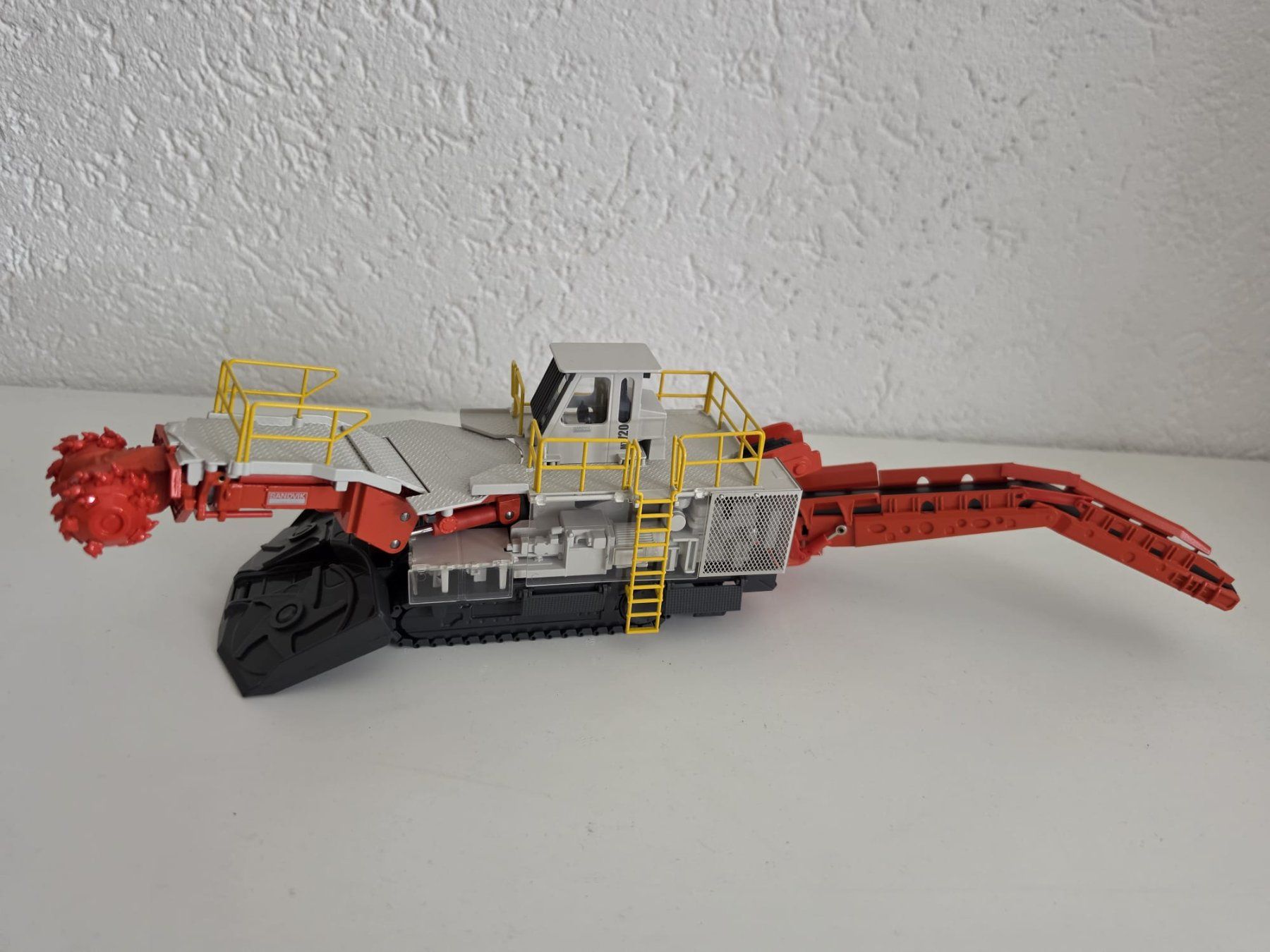 Conrad Modellbausätze & Standmodelle: Sandvik MT720 1:50 – Gebraucht aus St. Ursen von Sparafuchide