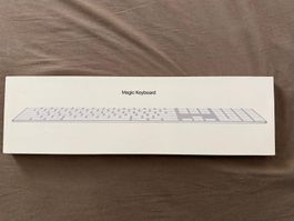 APPLE MQ052LB/A Magic Keyboard mit Ziffernblock US ENG