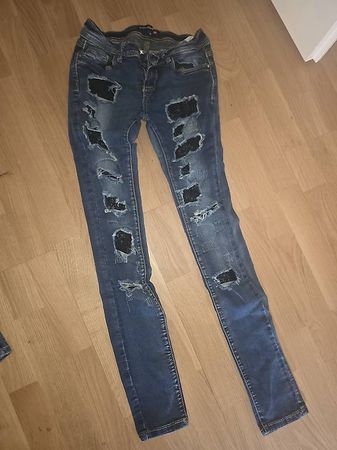 VÊTEMENTS FEMME / ADO ? D?OCCASION, ÉTAT COMME NEUF