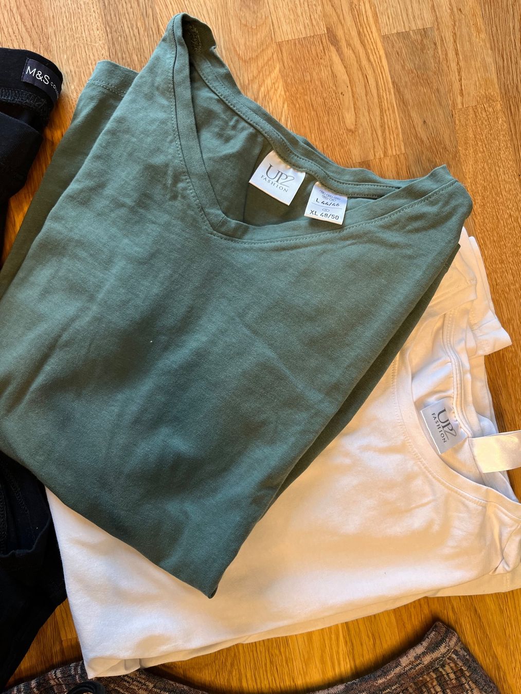 Lotti di vestiti: Gemütliche Kleider Grösse L/XL – Usato da Biel/Bienne venduto da Lalala333 2