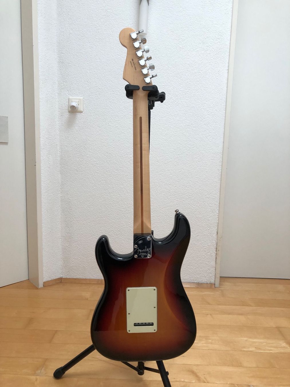 Strumenti musicali: Fender E-Gitarre Sunburst HSS mit Perlmutt Einlagen – Usato da Meisterschwanden venduto da Yuecel 3