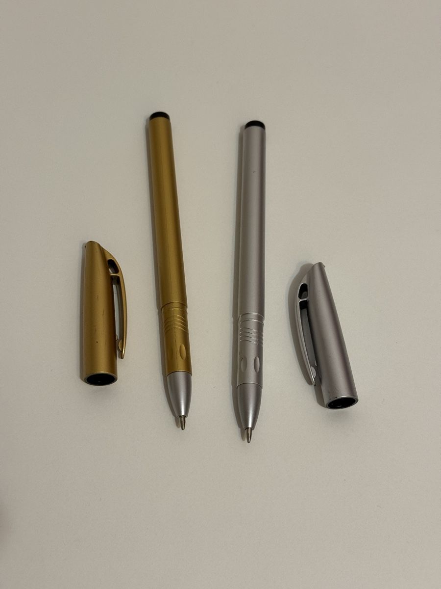Caran D'Ache Penna & Evidenziatori: Silber- & Goldschreiber – Nuovo (secondo la descrizione) da Goldach venduto da igwhitestar 1
