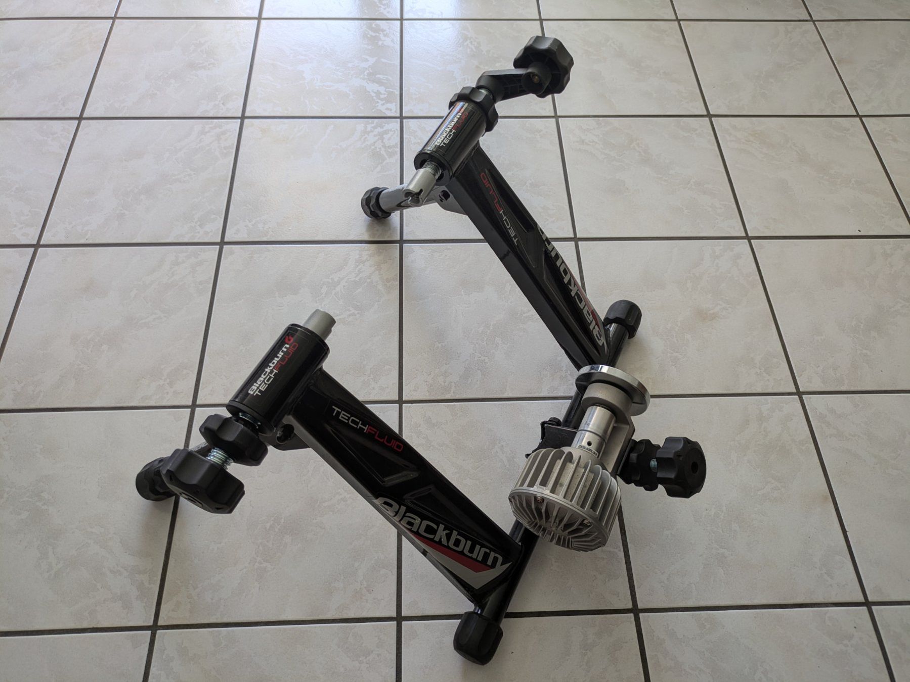 Hometrainer: Blackburn Tech Fluid Rollentrainer, kaum verwendet – Usato da Rudolfstetten venduto da g27d
