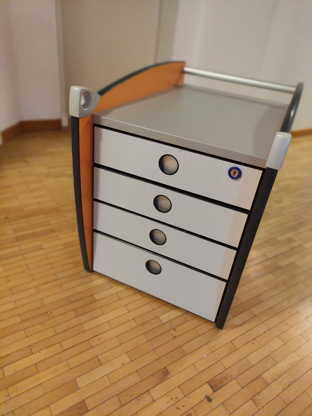 Moll Banconi: Moll Bürowagen / Rollcontainer – Usato da Dagmersellen venduto da L.Ga.