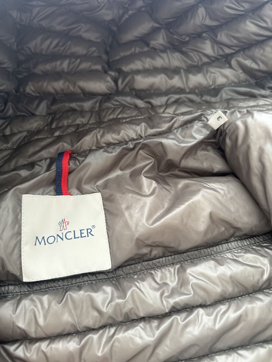Jacken: Moncler Daunenjacke Grösse 3 – Gebraucht aus Küsnacht von emch125 1