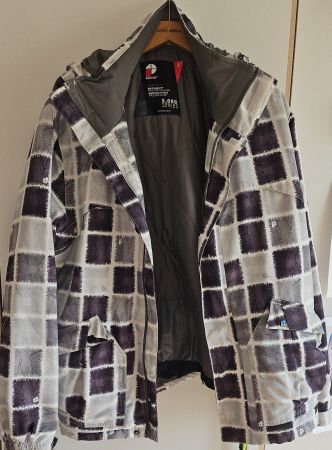 Trendige Winterjacke Schwarz-Weiss-Grau