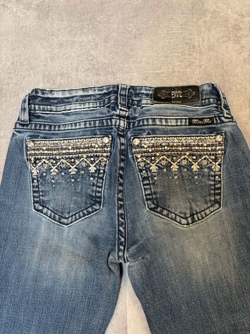 Jeans: Miss Me Bootcut Jeans - Grösse S/27 – Nuovo (secondo la descrizione) da Werdenberg venduto da hase.vintage 2