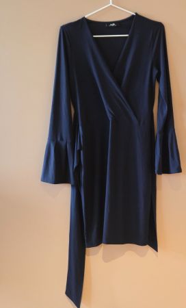 Neuwertiges Blaues Wickelkleid - Ärmel mit Glockenabschluss