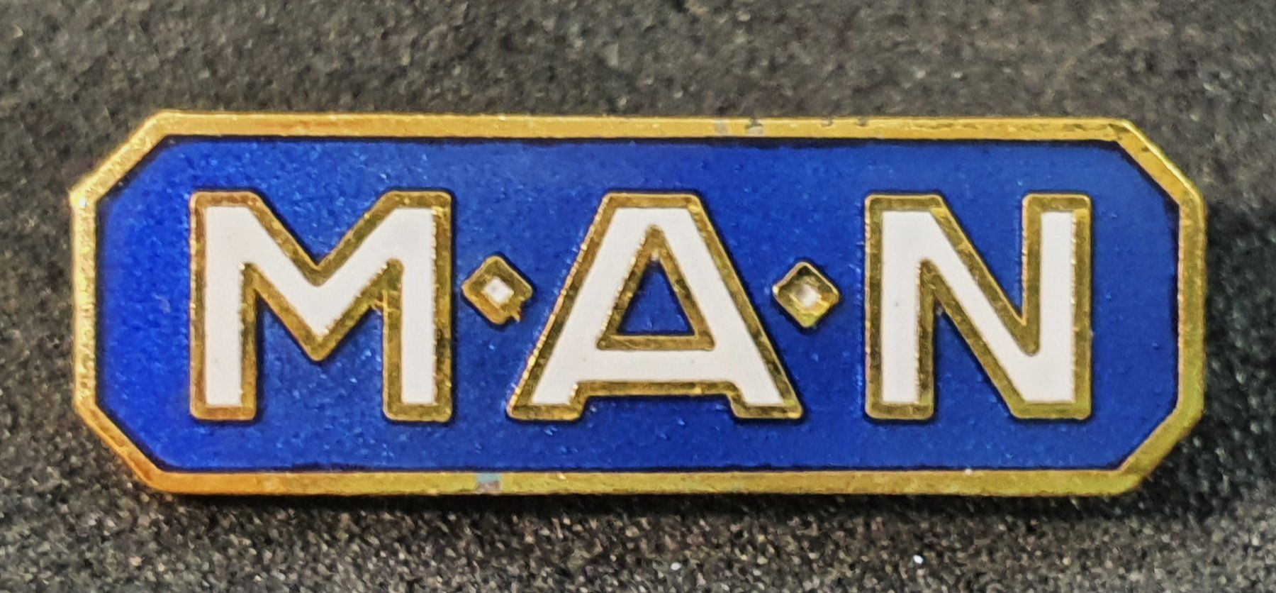 BB286 - Pin MAN Logo LKW Truck Zugmaschine (Gebraucht) in Reinach BL ...