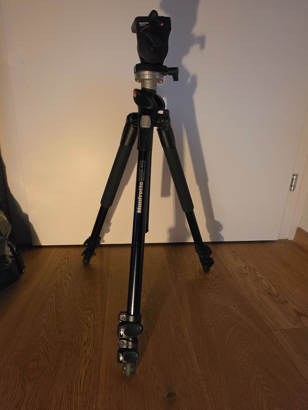 Manfrotto Treppiedi & Teste: Manfrotto Stativ 190XPROB - Kamerastativ – Usato da Hinwil venduto da Janihoss