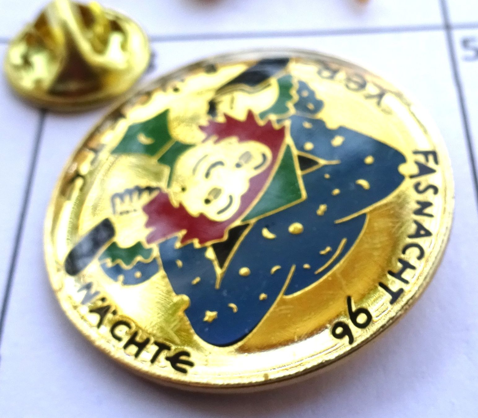 Placchette & Badge: Pin  Verrückte Nächt 1996 – Usato da Utzenstorf venduto da BUtter81