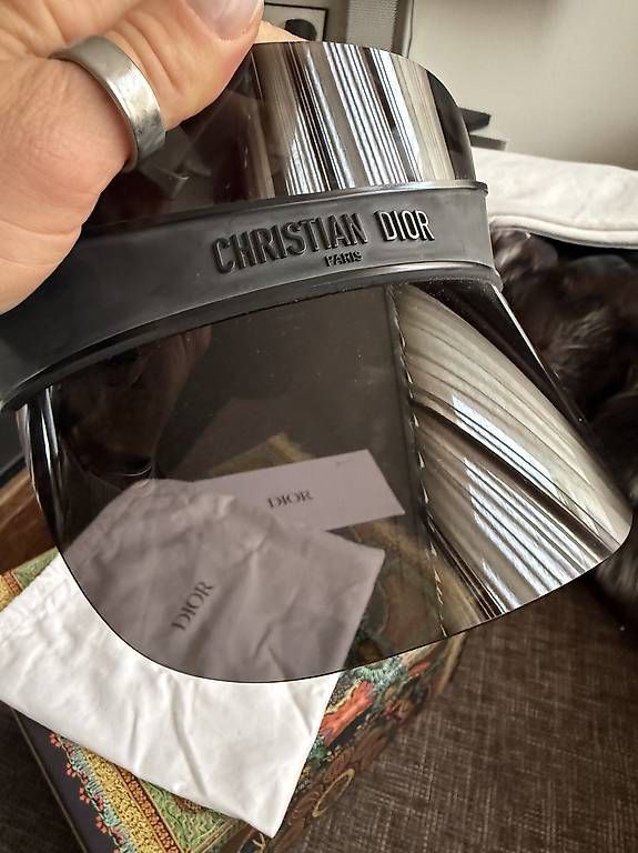 Copricapi, berretti & cappellini: Christian Dior Black Sun Visor – Usato da Dübendorf venduto da lilasonderbar
