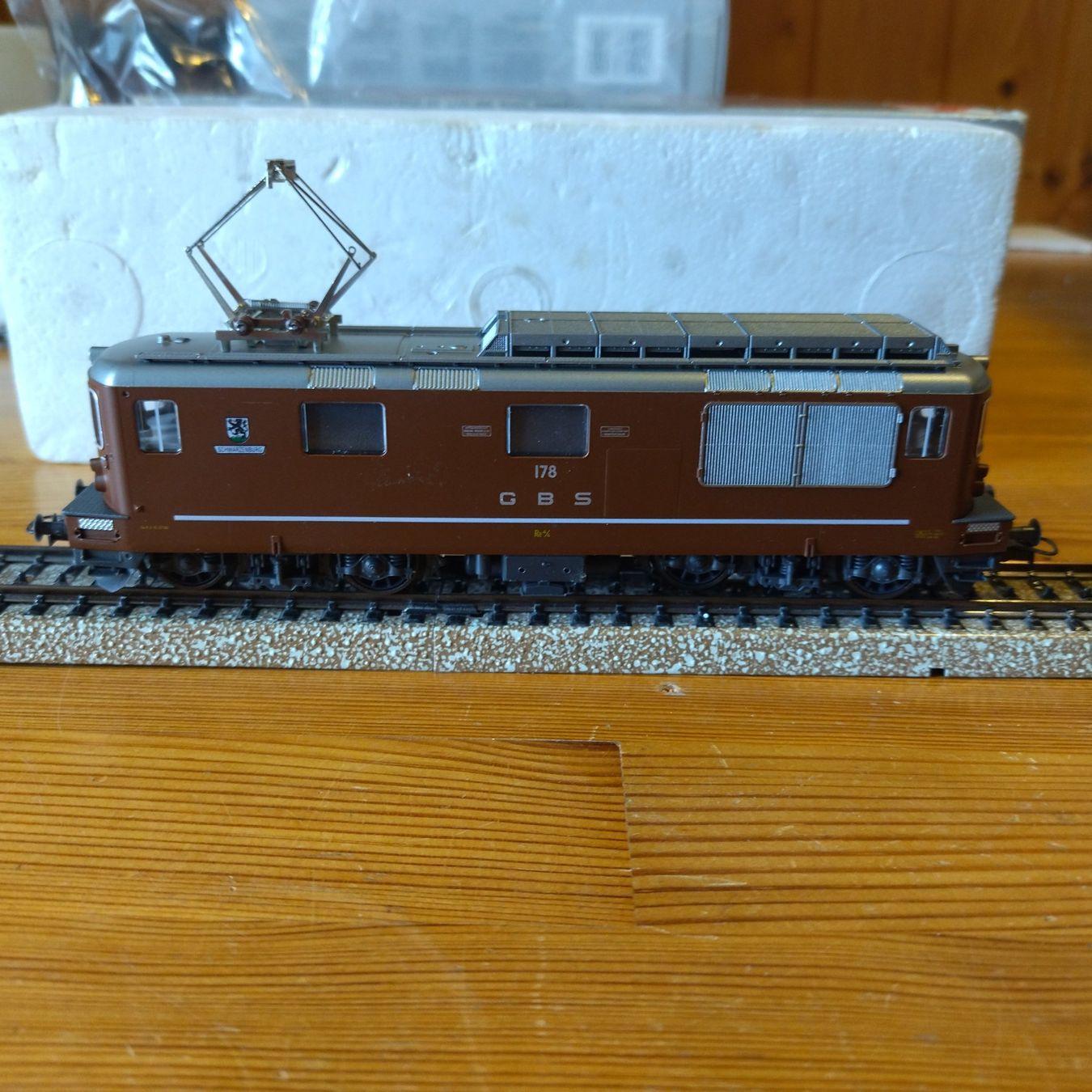 Lima Modelleisenbahnen: Lima E-Lok Re 4/4 (834) – Gebraucht aus Basel von BeanieUp 1