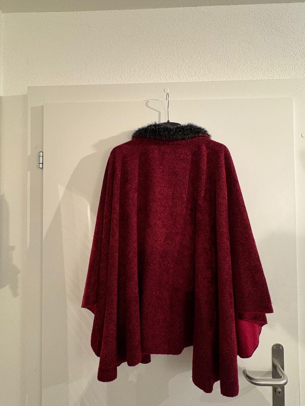Giacche: poncho – Usato da Thalwil venduto da Coco2025 1