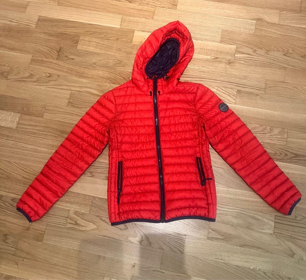 Superdry Jacken: Superdry leichte Daunenjacke Grösse S – Gebraucht aus Kerzers von TTT12 1