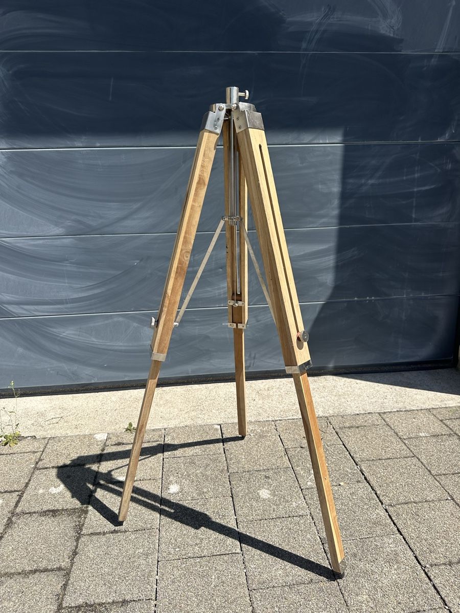 Treppiedi & Teste: Vintage Lampenstativ holz – Usato da Wolfhalden venduto da Saemy77