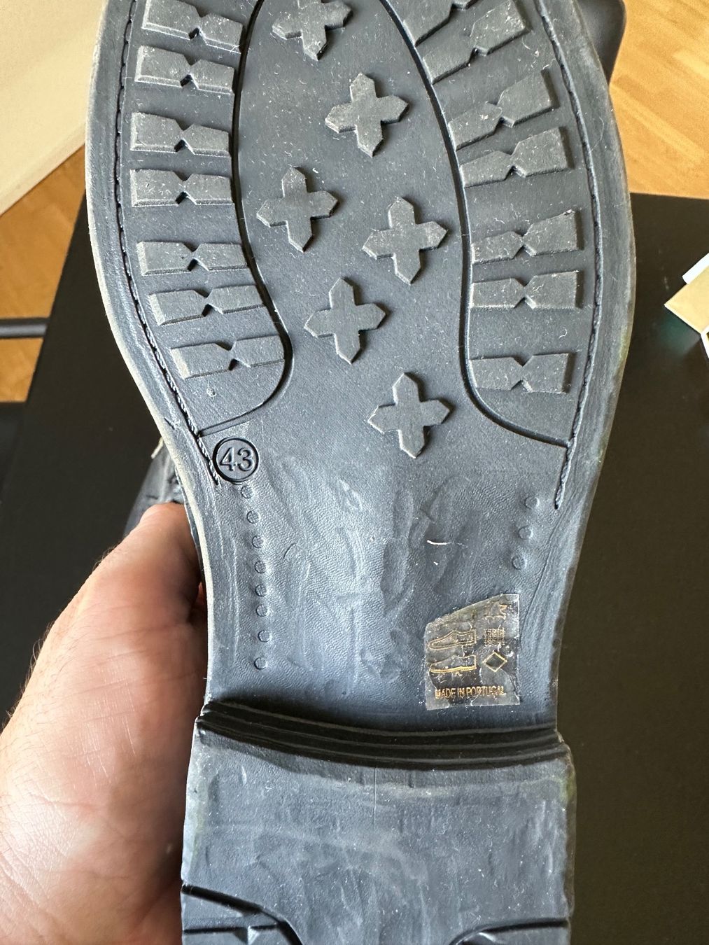 Guess Scarpe da uomo: Chaussures Guess cuir 43 – Usato da Matran venduto da Miraleo 2