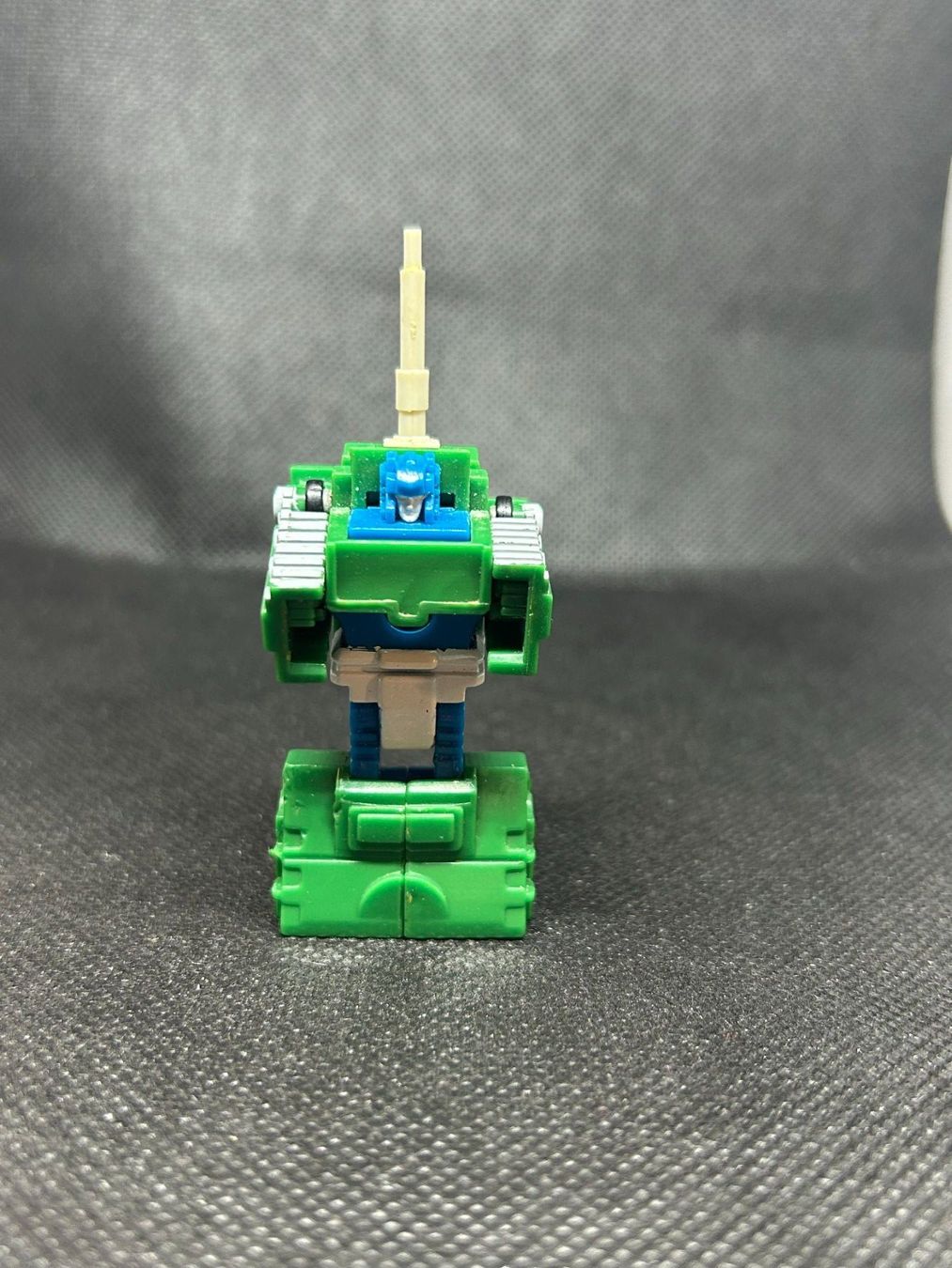 Hasbro Giocattoli: Transformers G1 1989 Tank Bombschock action figure – Usato da Lausanne venduto da Retro-geek