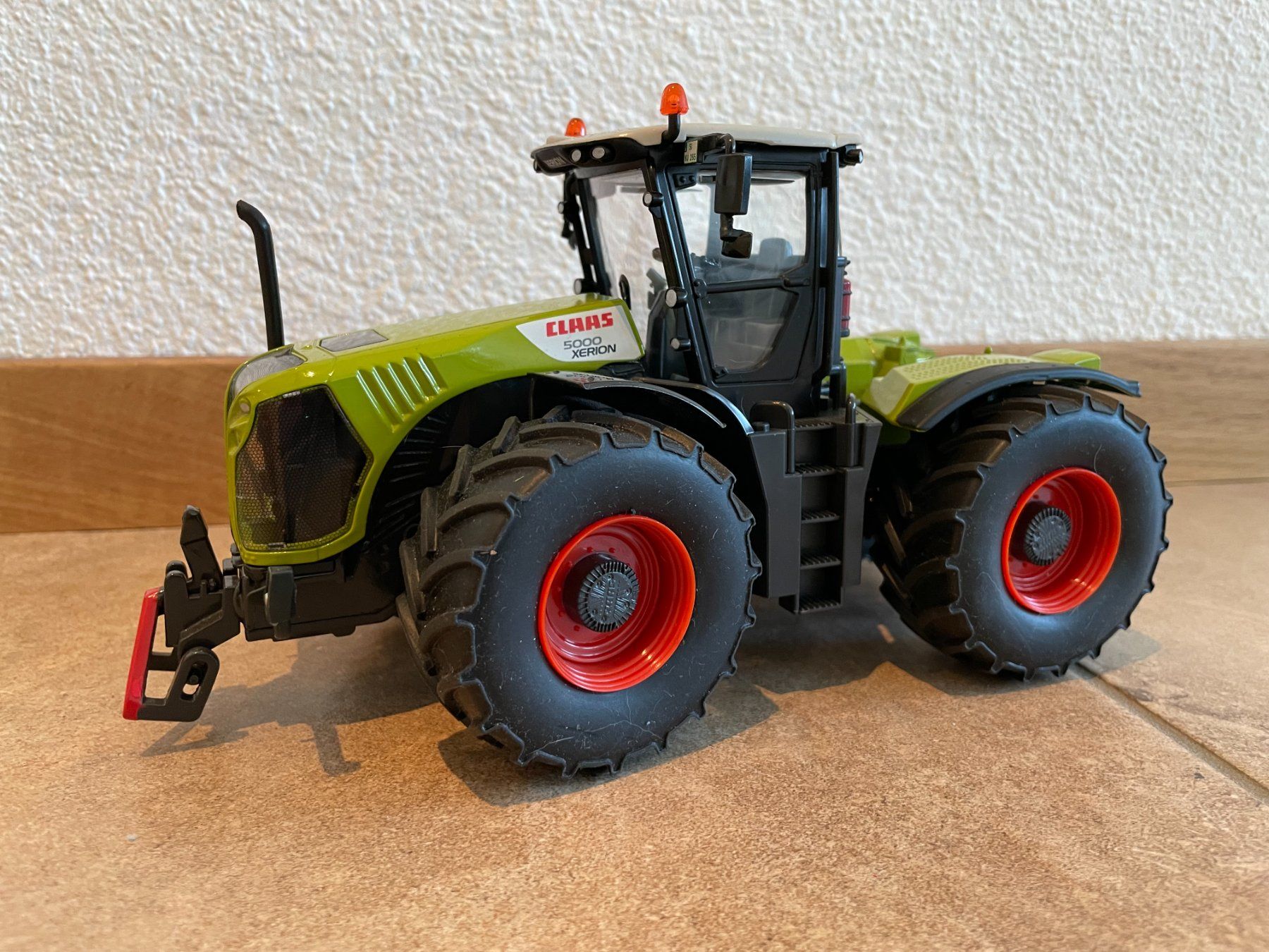 Claas Trattori: SIKU Claas Xerion 5000 – Nuovo e nell'imballaggio originale da Kreuzlingen venduto da Stefan1150