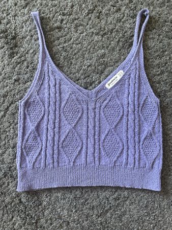 •Stradivarius•Wunderschönes Strick-Crop-Top in Lavendel 