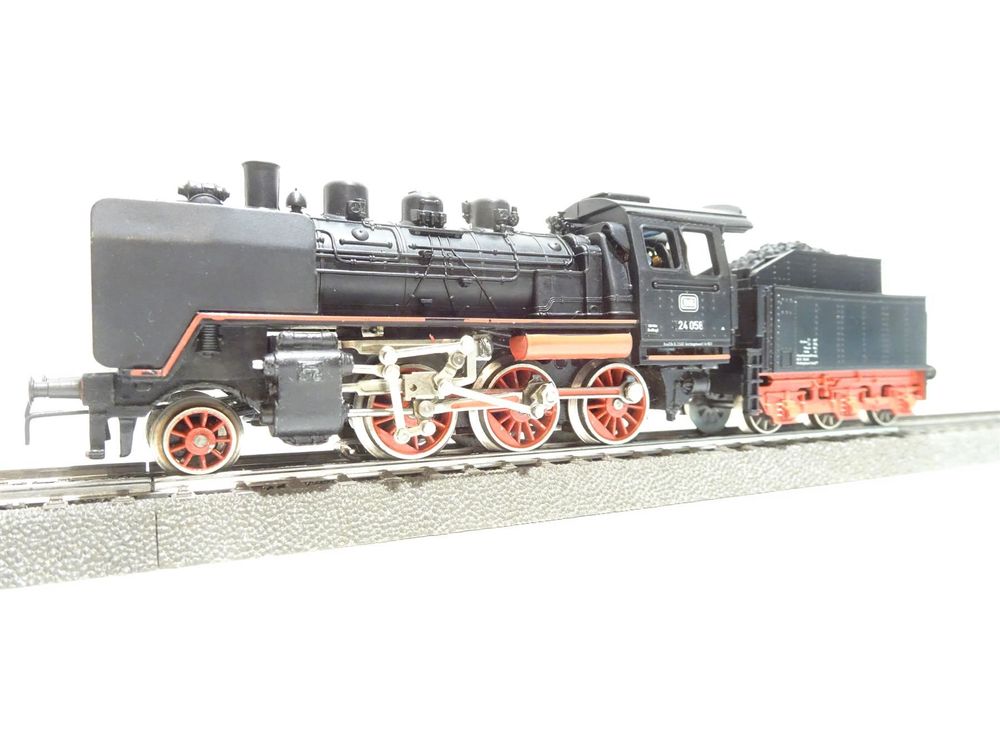 MARKLIN TRAINS 3 rails échelle HO modèle train locomotive à vapeur