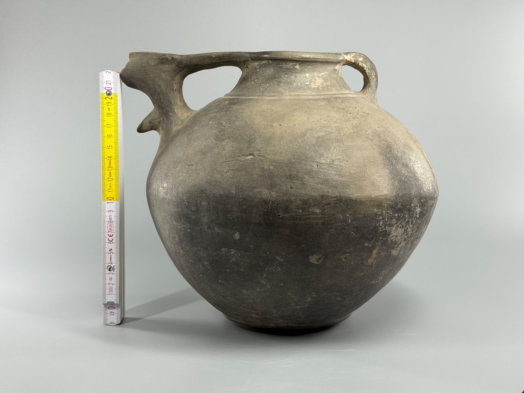 Carafes: Keramikkanne vmlt. etruskische Impasto – D'occasion à Sennhof par Johnbest 2