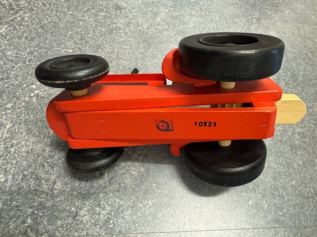Spielzeuge: Holztraktor mit Anhänger – Gebraucht aus Bachenbülach von photomoments 3
