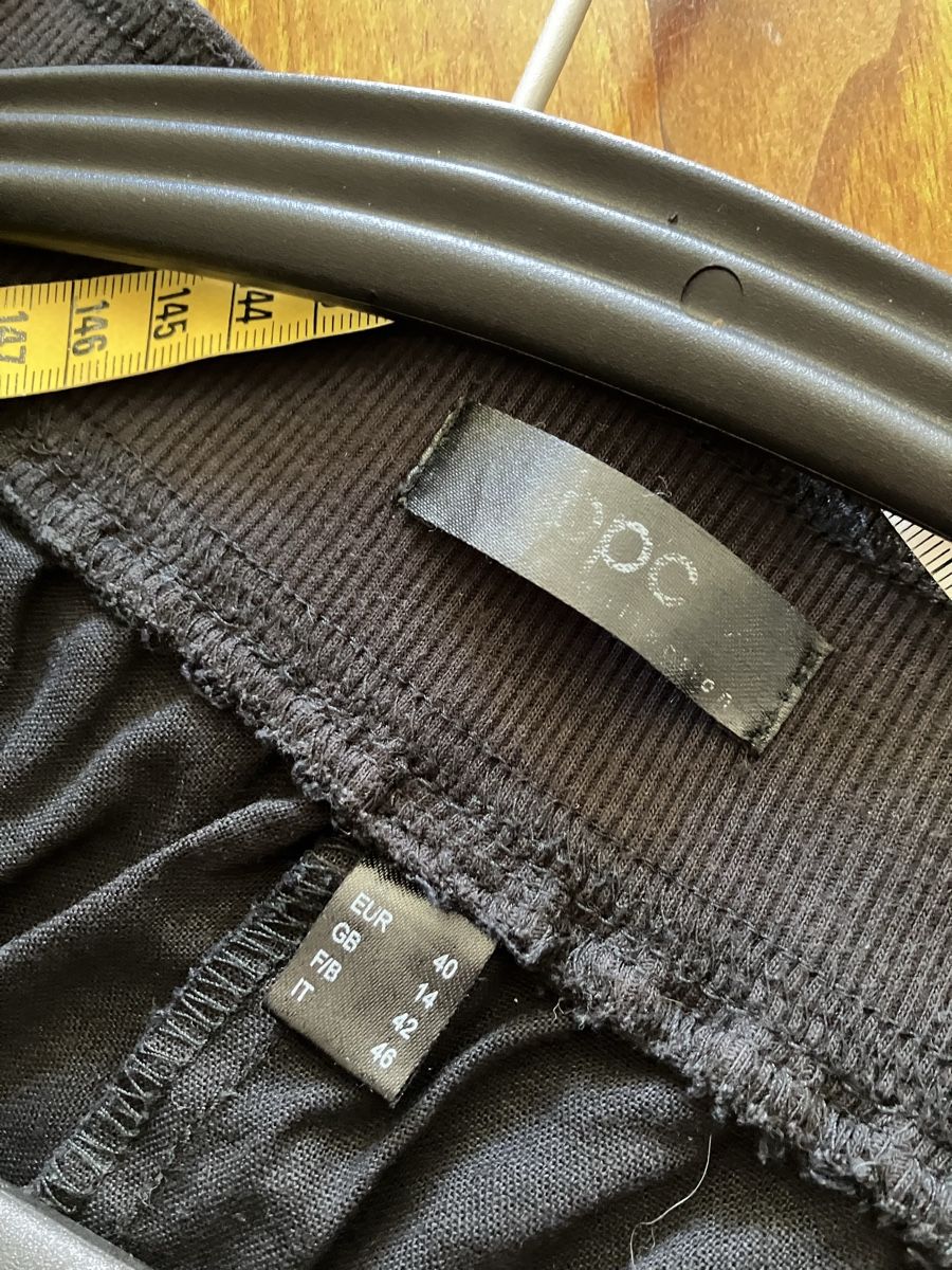 Pantalons: Leinenhose Damen 40 schwarz – D'occasion à Herzogenbuchsee par stellafarella 5