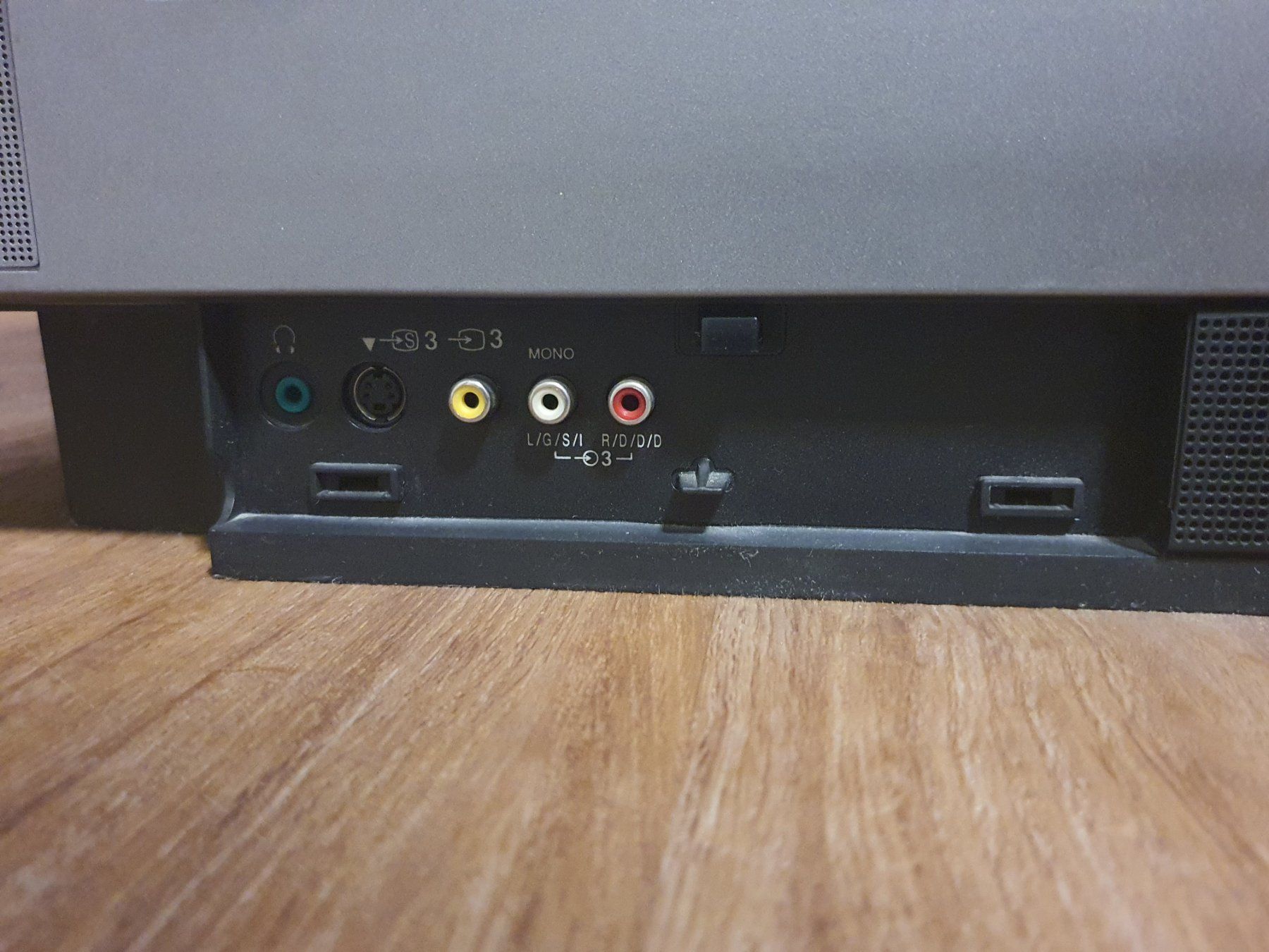 Sony Televisori: SONY KV-29FS60B Trinitron CRT TV – Usato da Bachenbülach venduto da RGB-out 2