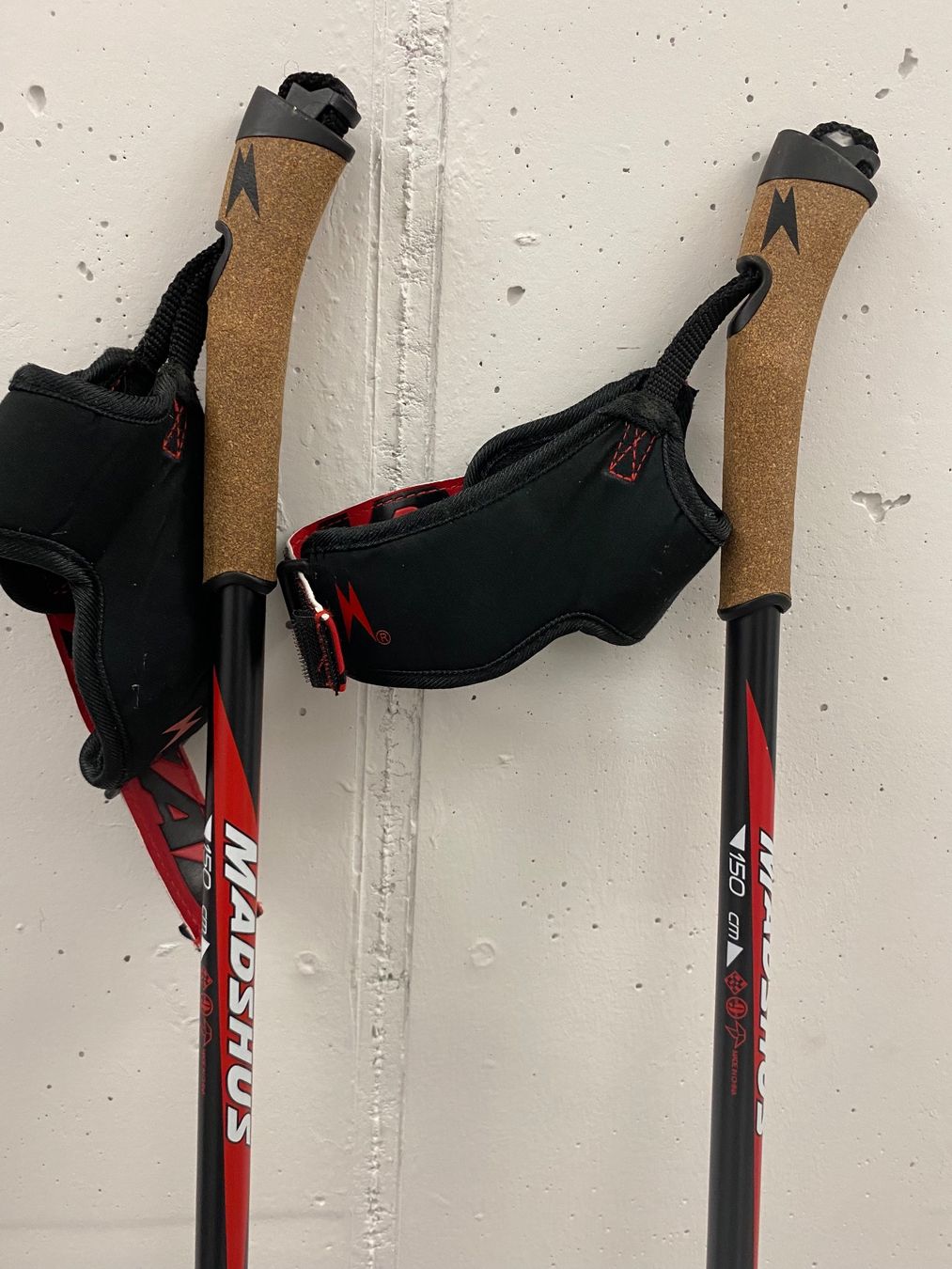 Madshus Bâtons de ski: MADSHUS Skating Stöcke - 150cm – D'occasion à Balzers par Gigga7