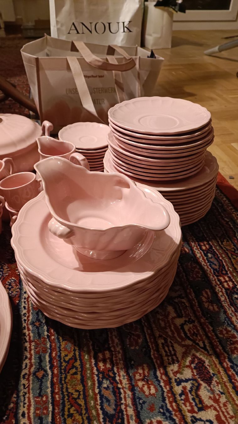 Geschirrsets: Geschirrset rosa – Gebraucht aus Baden von zuppel 5