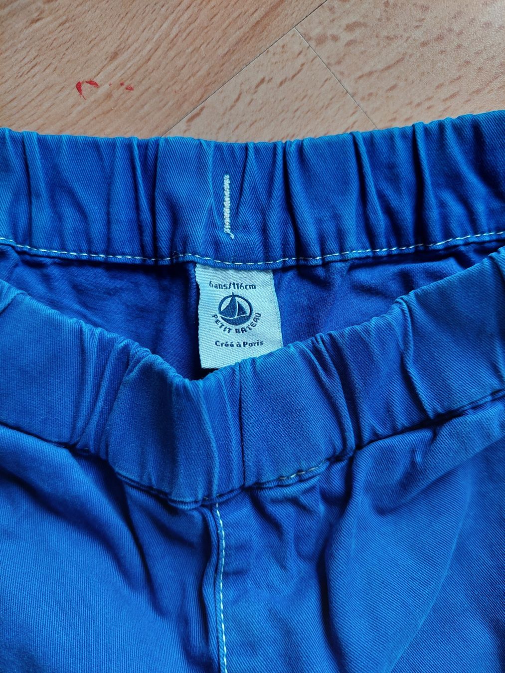 Petit Bateau Pantaloni: Pantalon cargot Petit Bateau, taille 116 cm – Usato da Épalinges venduto da lola_vp_99 2