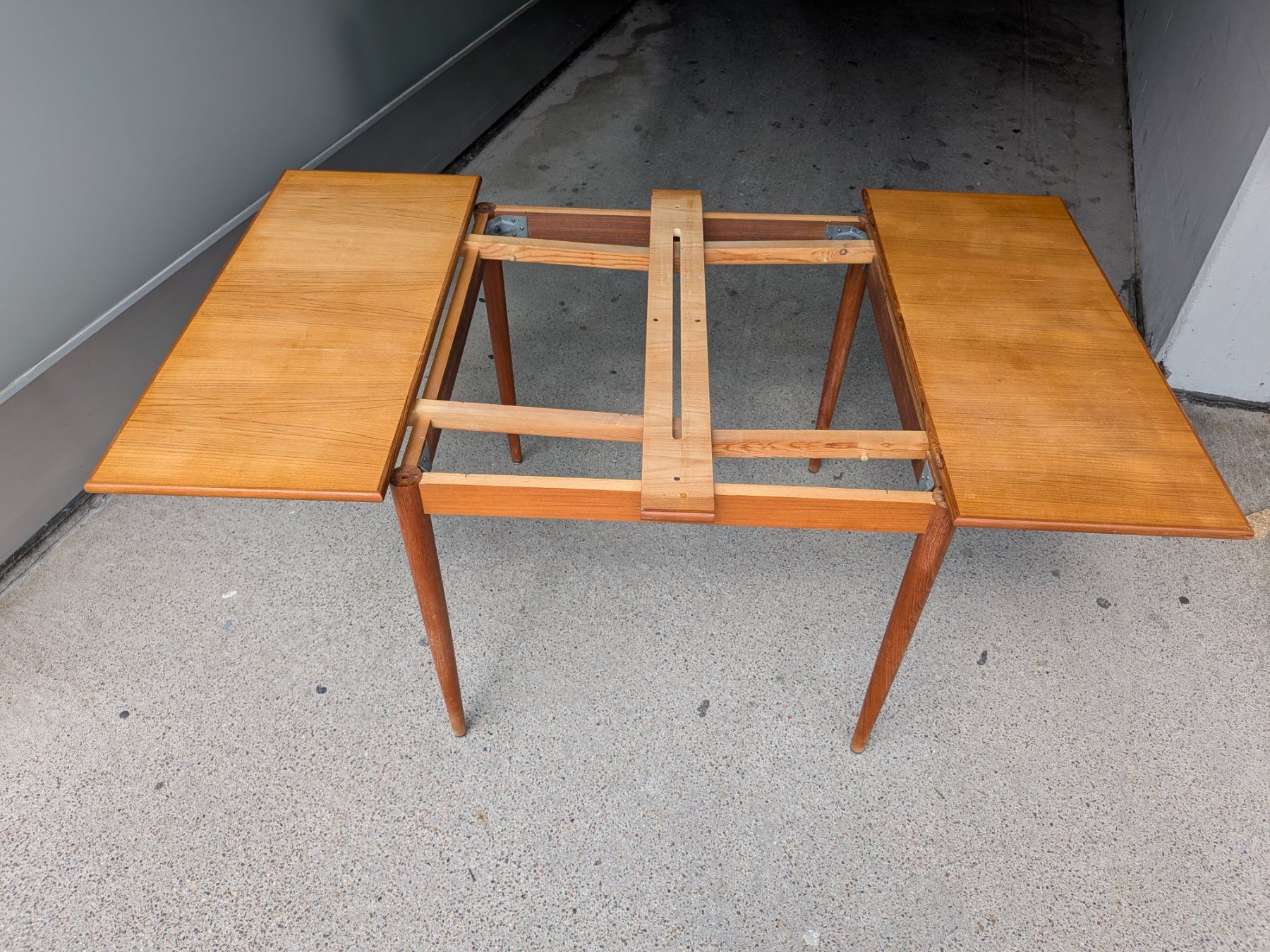Tische: Mid Century Teakholz Tisch Esstisch – Gebraucht aus Emmen von Brockofsky 7