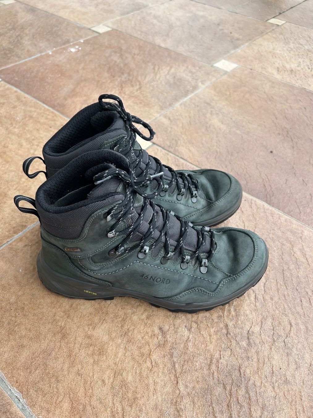 46 Nord Scarpe da uomo: Wanderschuhe aus Leder - Größe 44 – Usato da Cademario venduto da moppsmaus 1