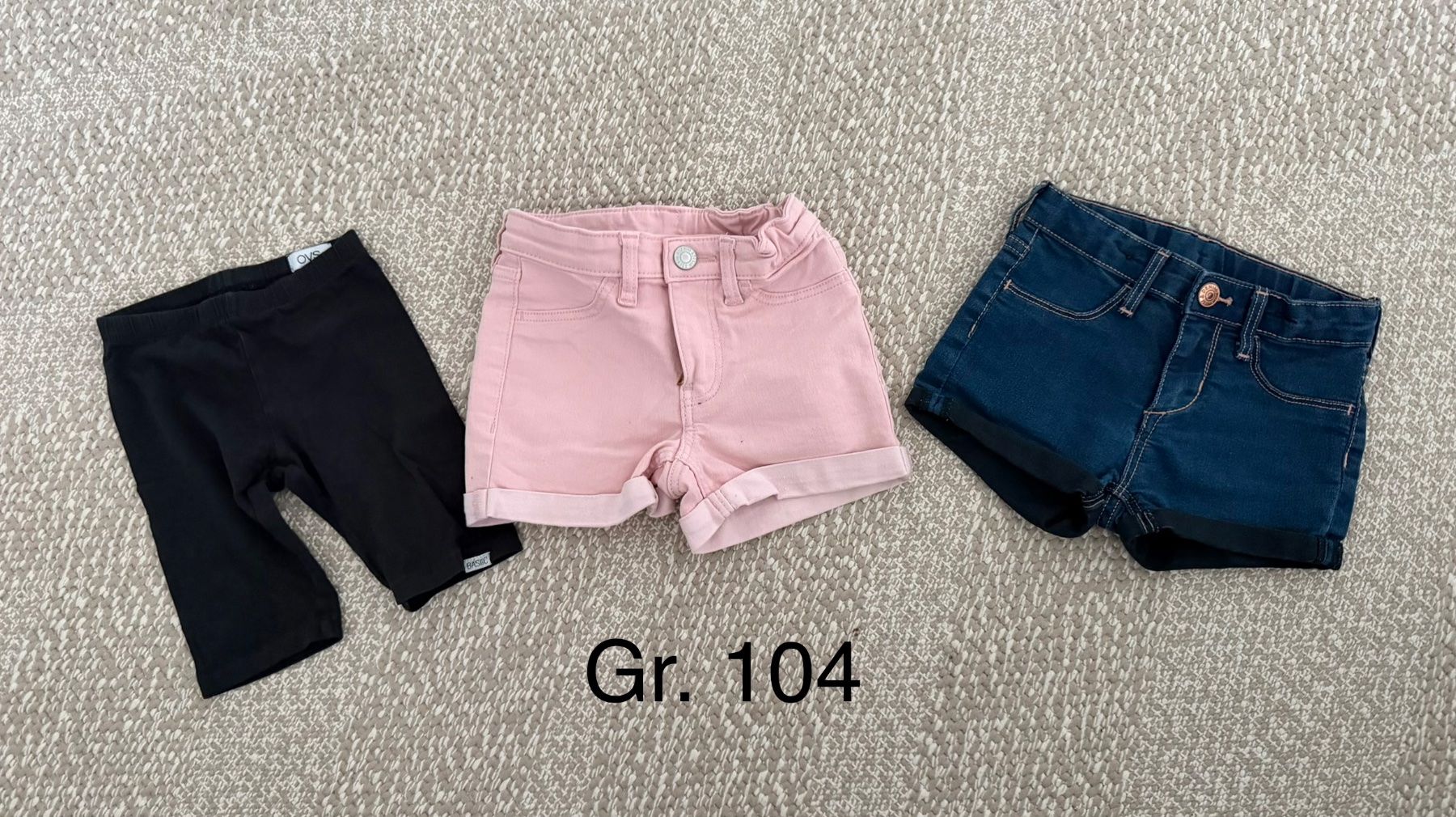 Lotti & Set di vestiti: Kinder Kleider Gr. 104 – Usato da Matzendorf venduto da morodance