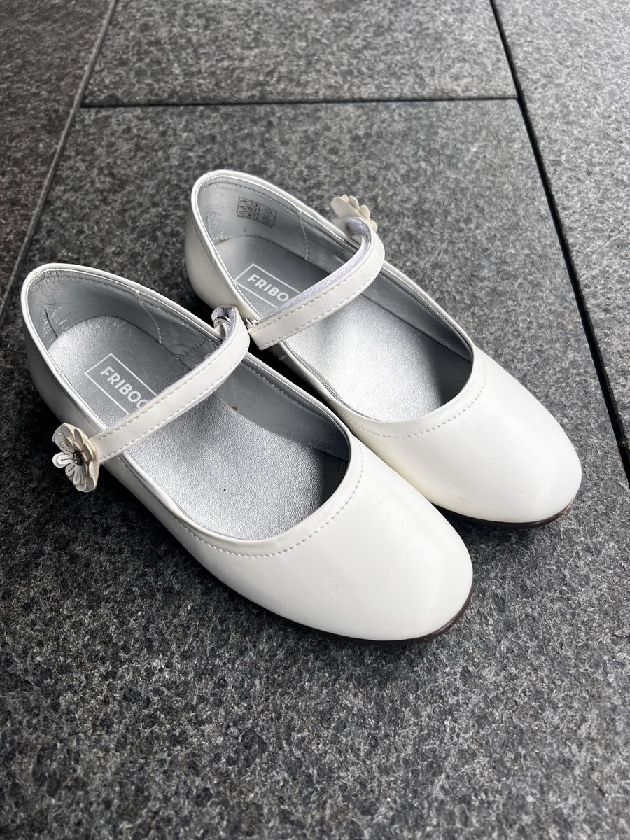 Friboo Schuhe für Mädchen: Weisse Mädchen Schuhe Gr. 32. Festlich✨ – Neu (gemäss Beschreibung) aus Kaltbrunn von mochita76 2