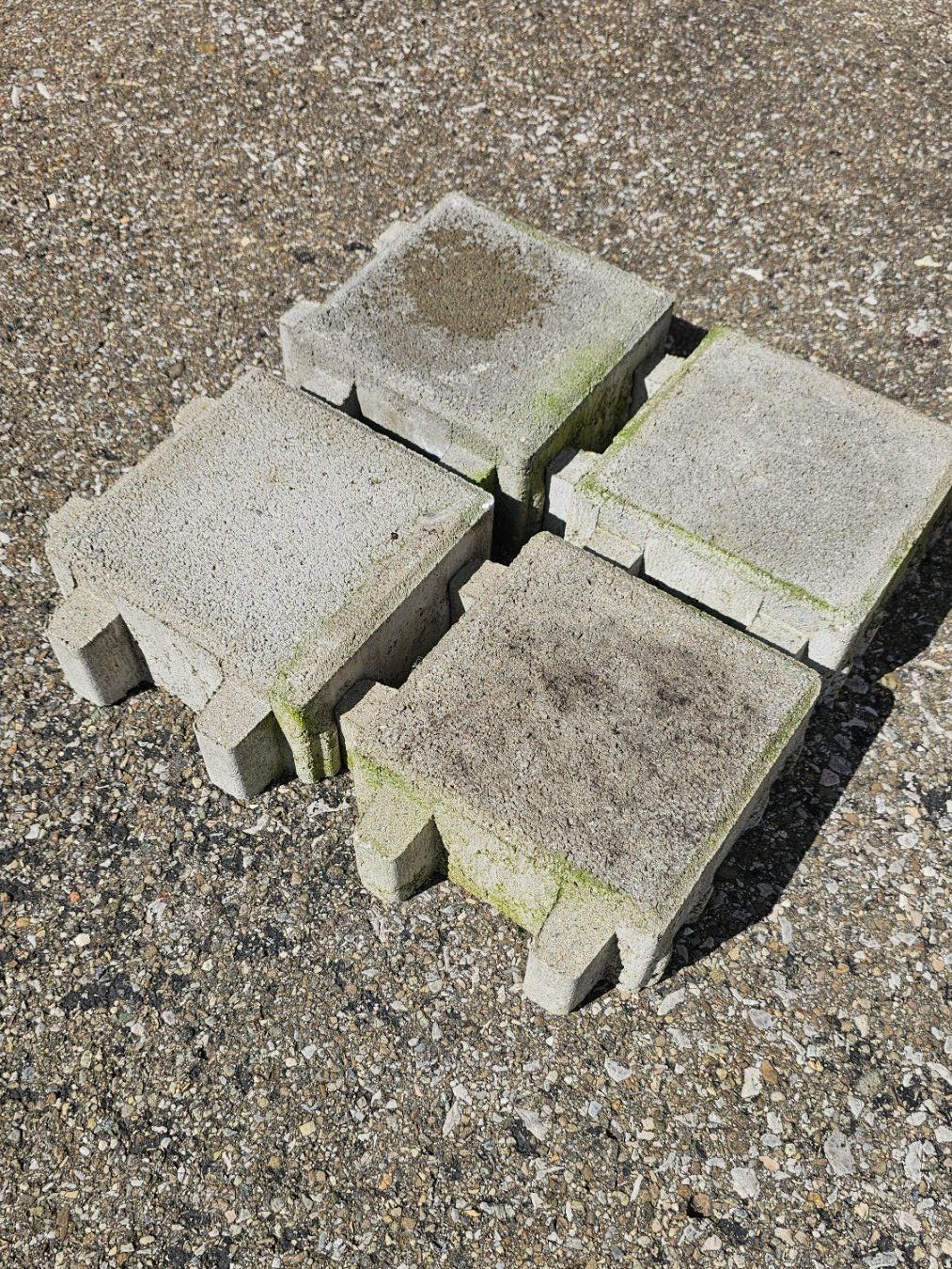 Pietre & tegole: Pflasterstein Stärke 8 cm Grau - Ca. 10 m2 – Usato da Diessenhofen venduto da Osio