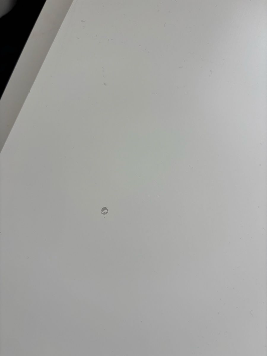 Ikea Scrivanie: Ikea Malm Schreibtisch – Usato da St. Gallen venduto da mel_d9qq 1
