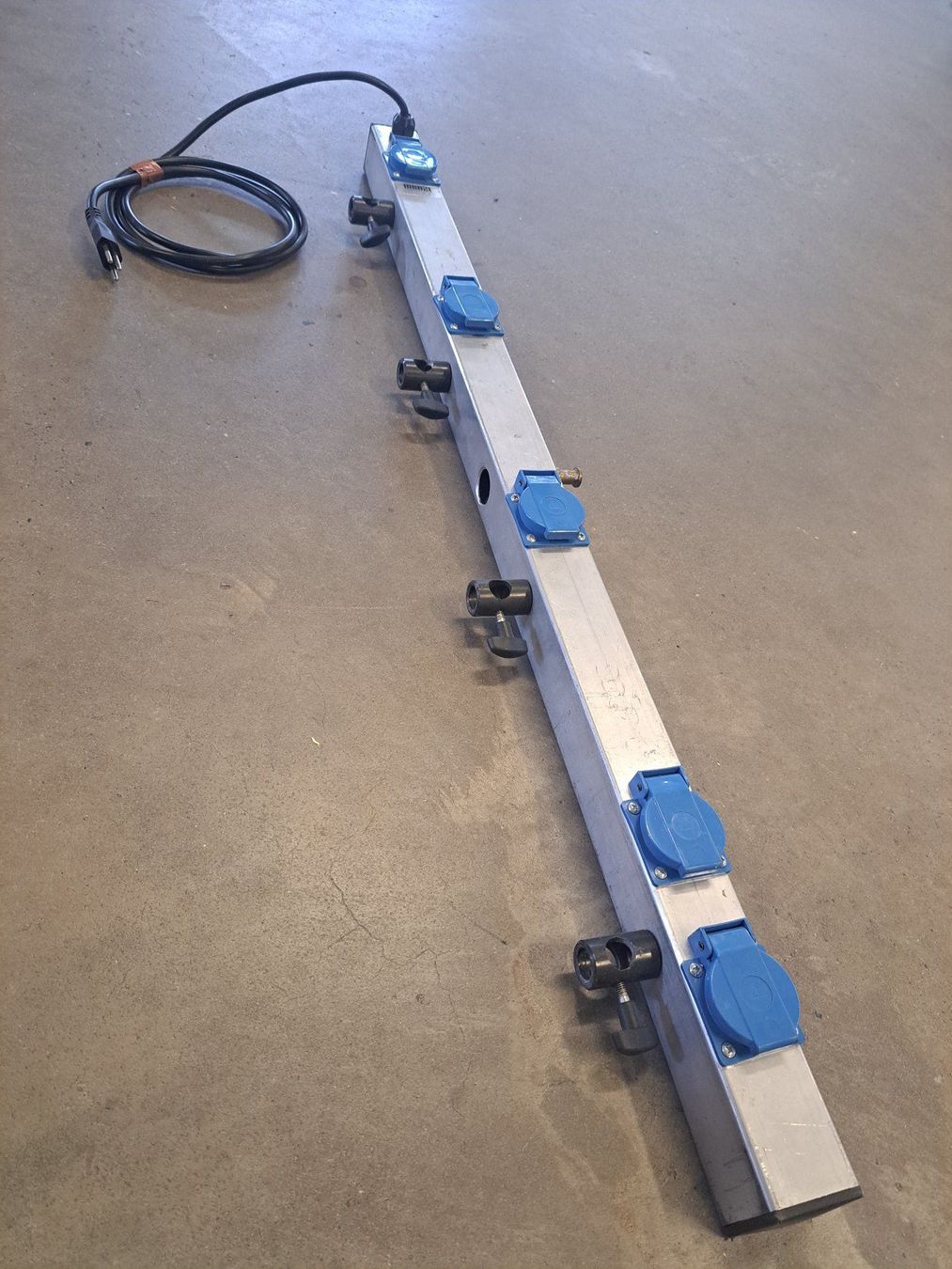 Lampen: 4er Licht Bar, 1m, 230V – Gebraucht aus Horgen von menziebz 1