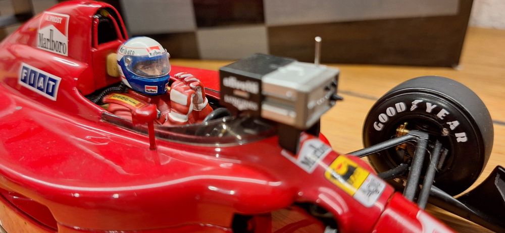 Ferrari 641/2 F1 Alain Prost Mit Computer Monitor Exoto 1:18 (Neu