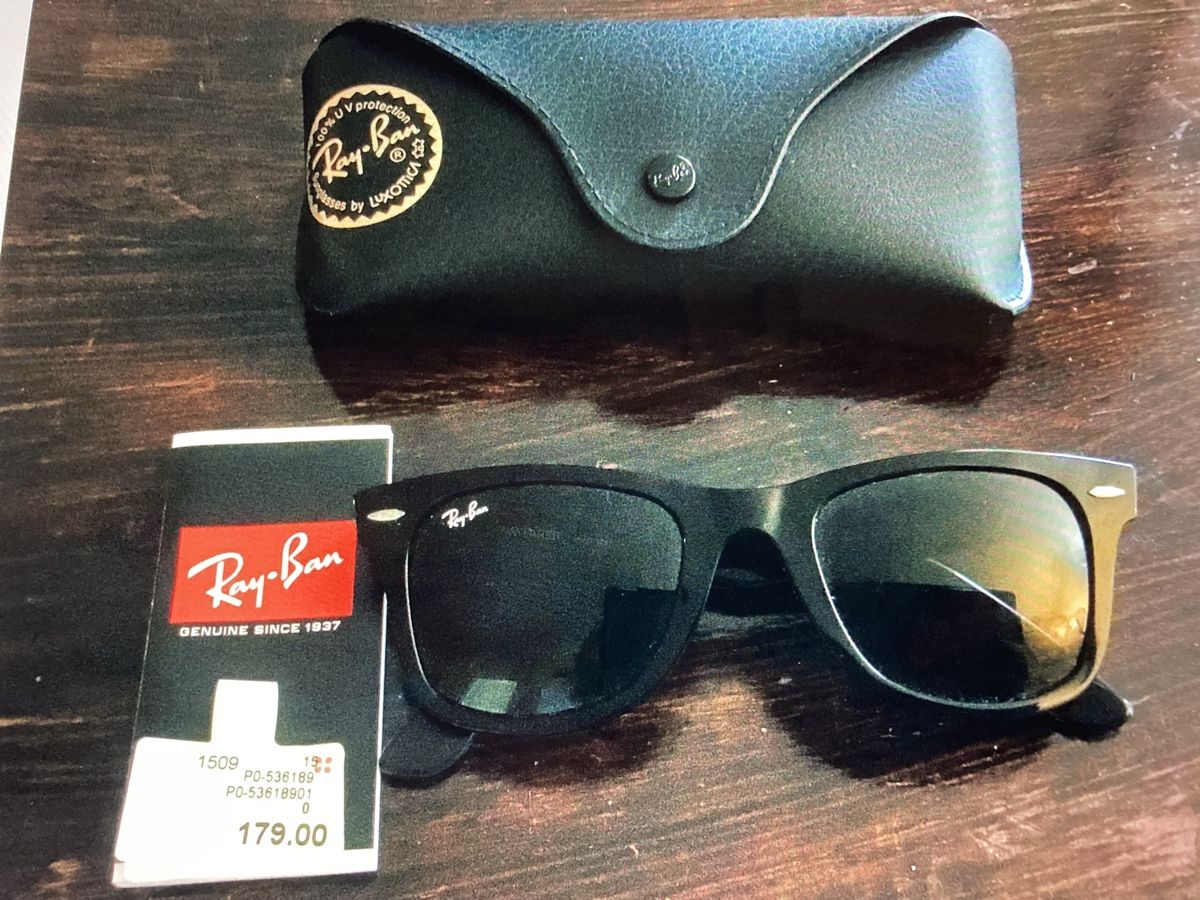 Ray-Ban Occhiali & Lenti: Ray Ban Wayfarer Schwarz – Nuovo (secondo la descrizione) da baden venduto da Let-it-flow1969