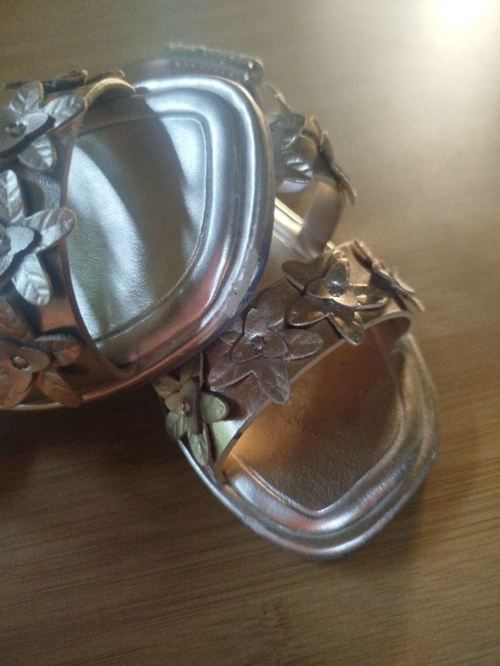 Zara Chaussures filles: Sandales Zara T.26 – D'occasion à Leytron par chloe20811 2