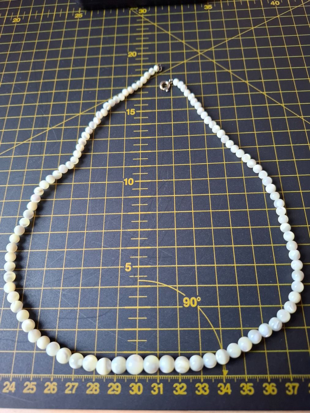 Catenine: Kette aus Perlmutt- Kugeln – Usato da Zwieselberg venduto da Halifaxmendusli 7