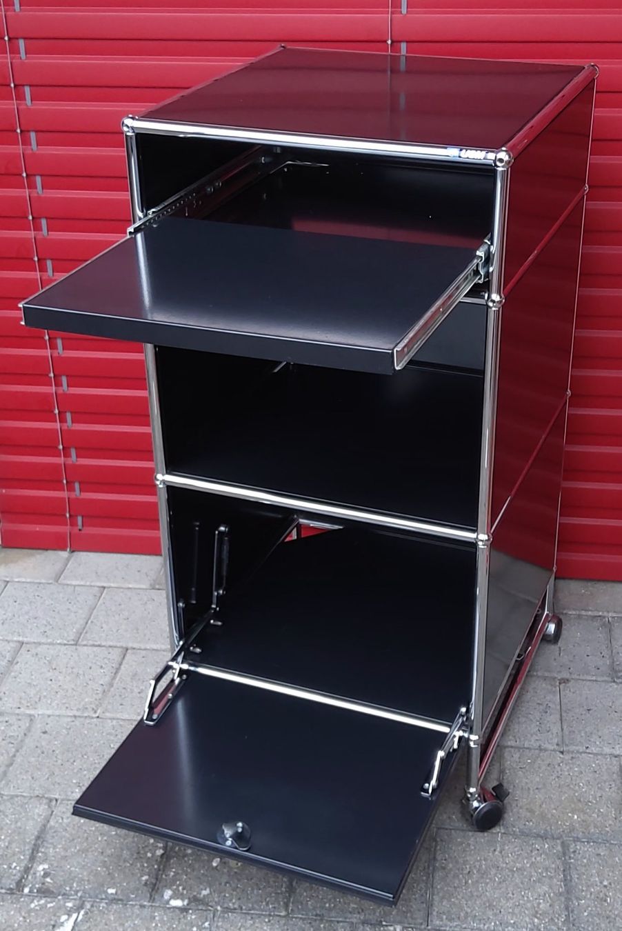USM Commodes: USM Möbeli/Regal mit Rollen – D'occasion à Safnern par Leila2