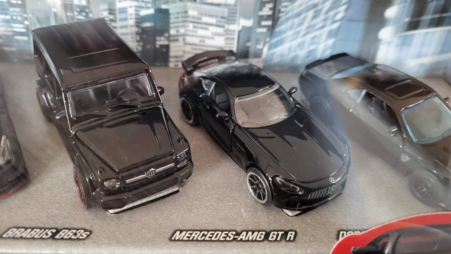 Majorette Modellini d'auto: Black Edition 5 Modelle Giftpack 1:64 Majorette – Usato da Rothrist venduto da Juana5 2
