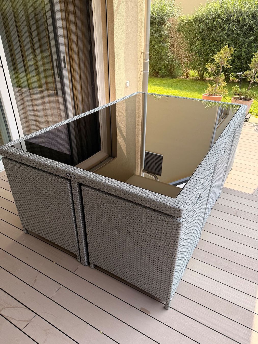 Set di tavolo e panche: Rattan Gartentisch-Set mit 6 Stühlen & 4 Hockern – Usato da Reichenburg venduto da JuPaJeDa